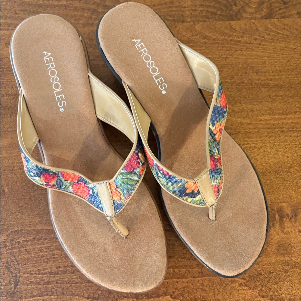 Aerosoles “Wide Eyes” Wedge Sandals, Size 9
